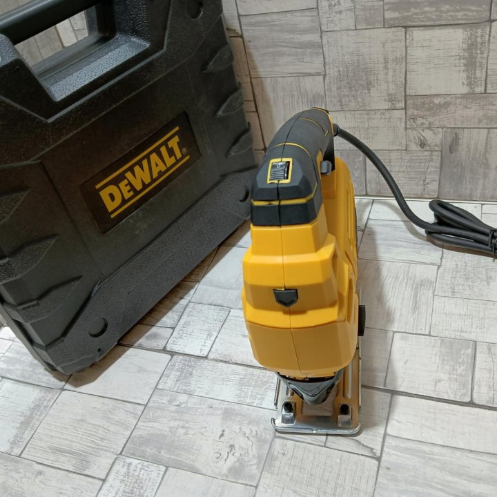 Лобзик dewalt 1180w