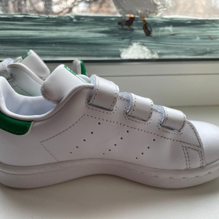 Adidas Sam Smith kids 30 size