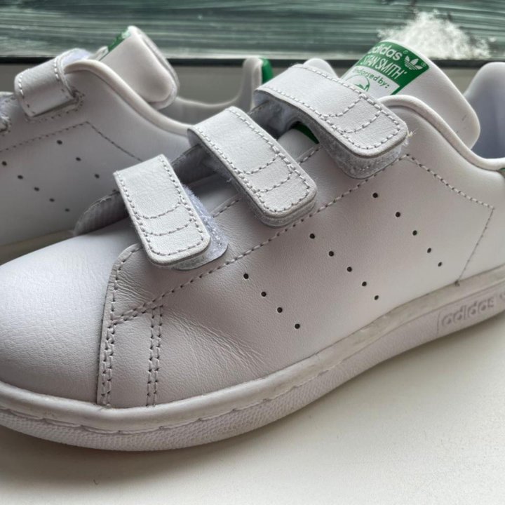 Adidas Sam Smith kids 30 size