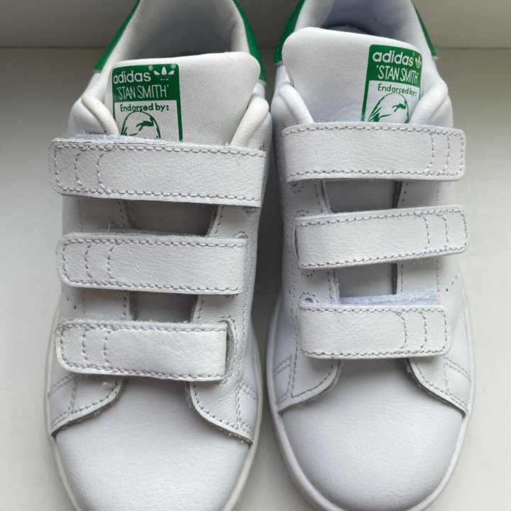 Adidas Sam Smith kids 30 size