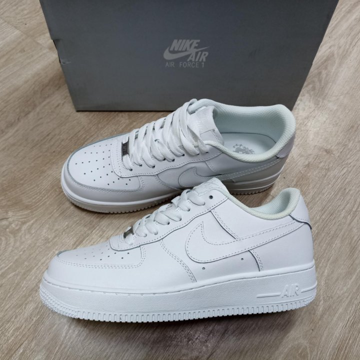 . Nike air Force1, 07