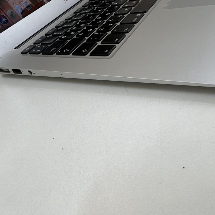 Apple MacBook Air 2017 i5/8G/128G 739циклов