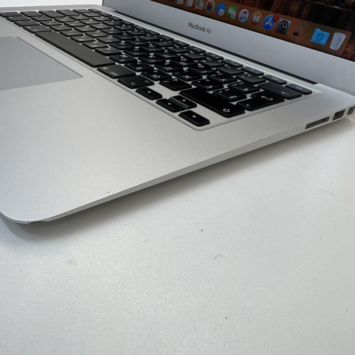 Apple MacBook Air 2017 i5/8G/128G 739циклов