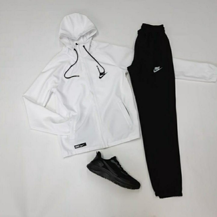 Спортивный костюм Nike белый артикул 2112