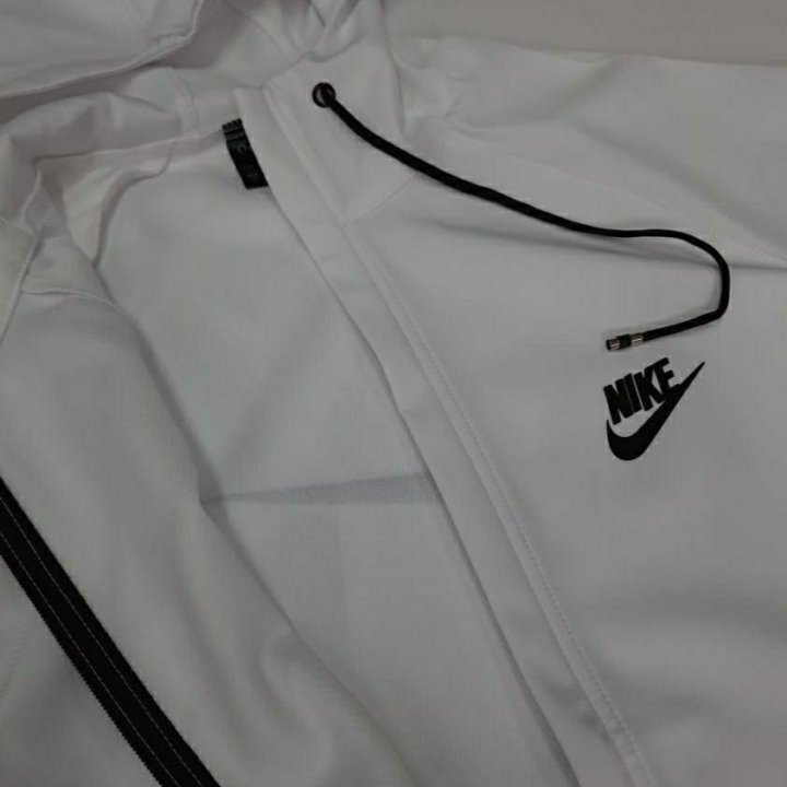 Спортивный костюм Nike белый артикул 2112
