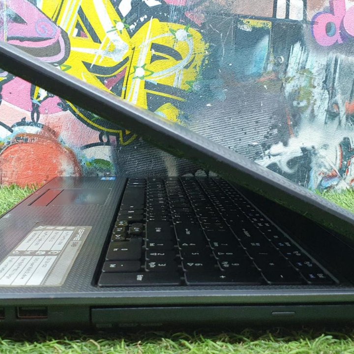 Ноутбук Acer Aspire AS5749 Aspire AS5749-2352G50Mnkk 1366x768, Intel Core i3 2350M 2.3ГГц, 4ГБ, Intel HD Graphics 3000