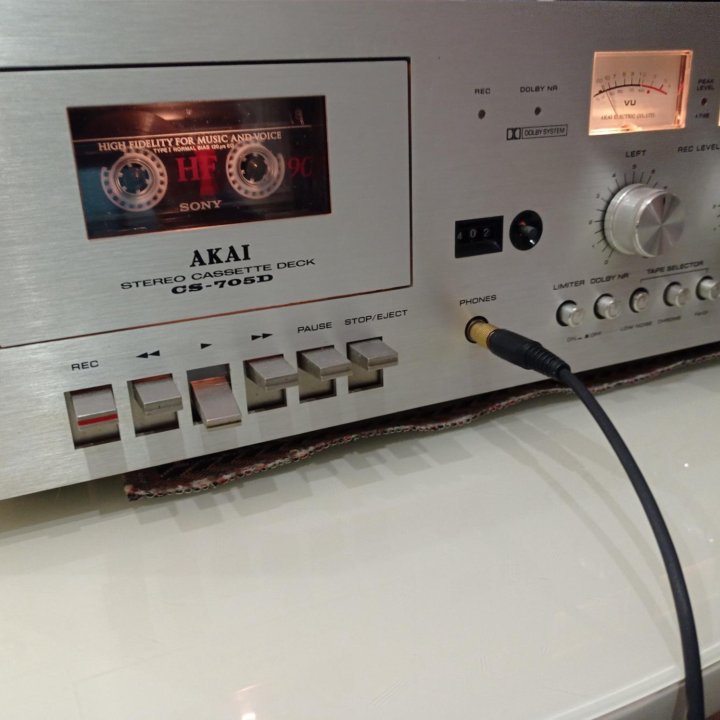 AKAI CS 705D