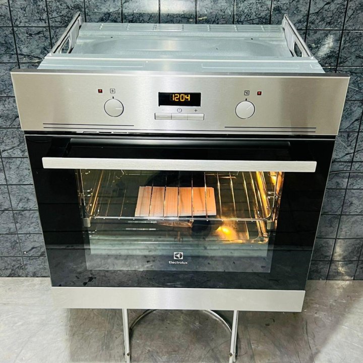 Духовой шкаф Electrolux EZB 52430AX