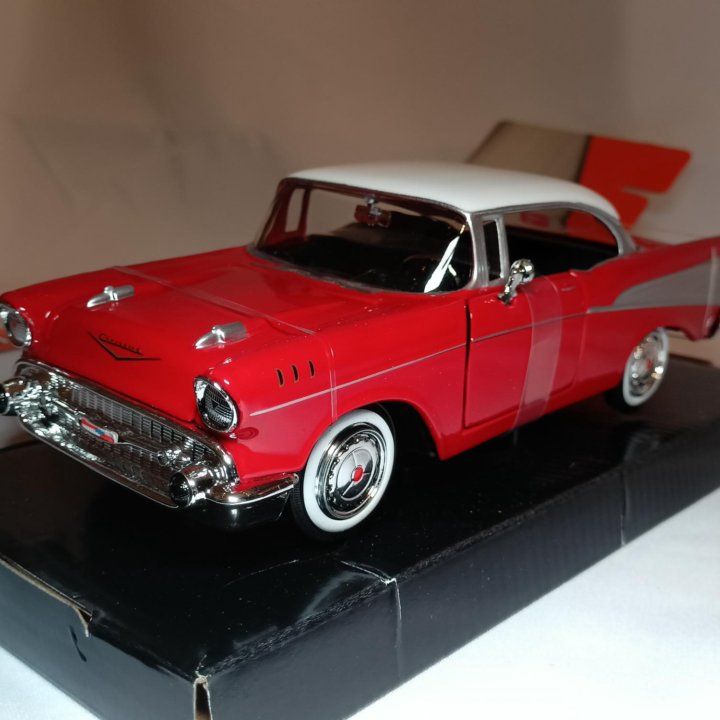 Модель автомобиля Chevy Bel Air 1957 Motormax 1:24