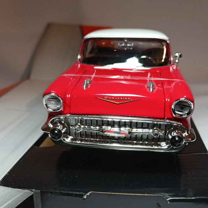 Модель автомобиля Chevy Bel Air 1957 Motormax 1:24