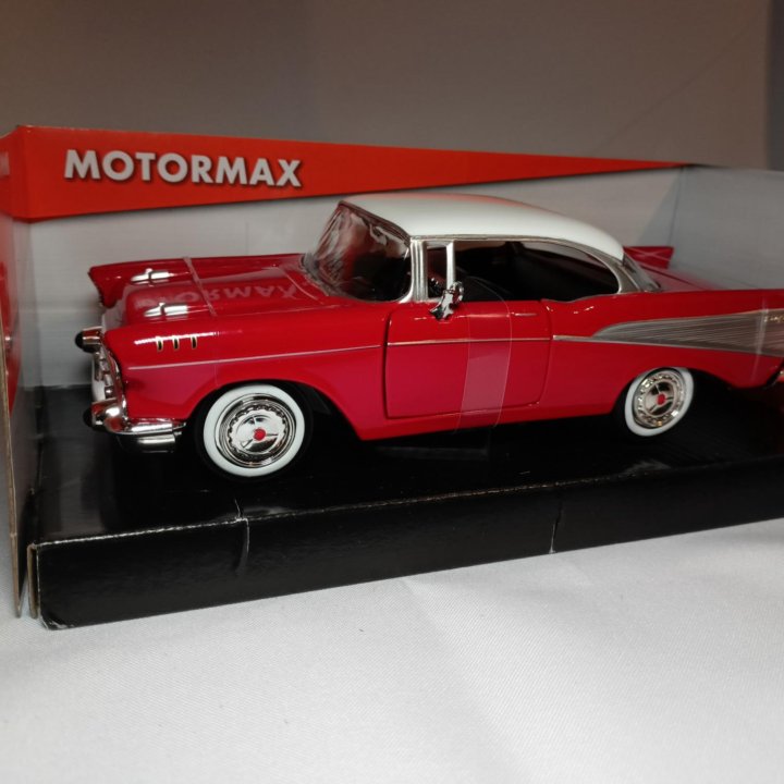 Модель автомобиля Chevy Bel Air 1957 Motormax 1:24