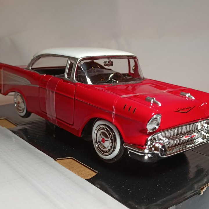 Модель автомобиля Chevy Bel Air 1957 Motormax 1:24