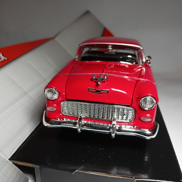 Модель автомобиля Chevy Bel Air 1955 Motormax 1:24