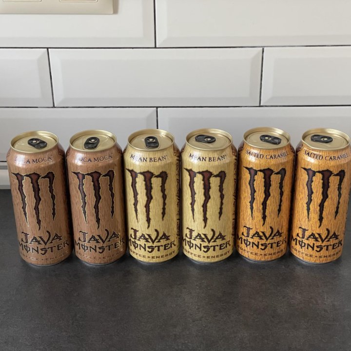 Банки Monster Energy