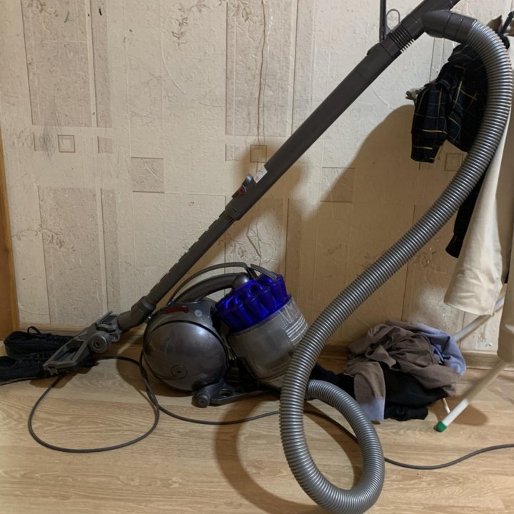 Пылесос Dyson dc37