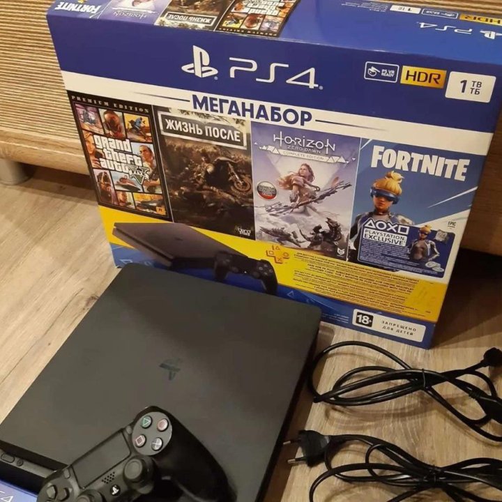 Sony PS4 Slim 1Тб 2208 + диск с игрой в подарок