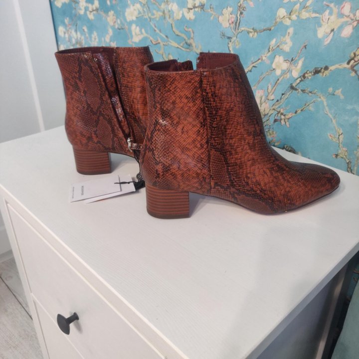 Ботильоны Reserved