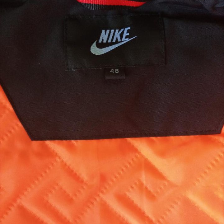 Бомбер Nike