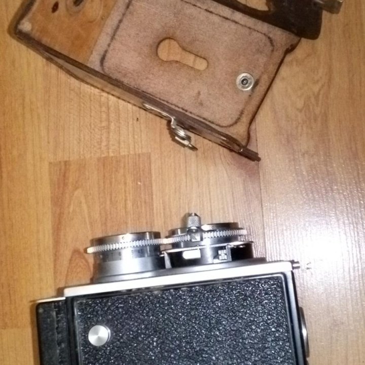 ДВУХГЛАЗЫЙ фотоаппарат Ricohflex Model VII