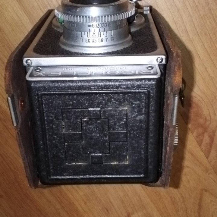 ДВУХГЛАЗЫЙ фотоаппарат Ricohflex Model VII