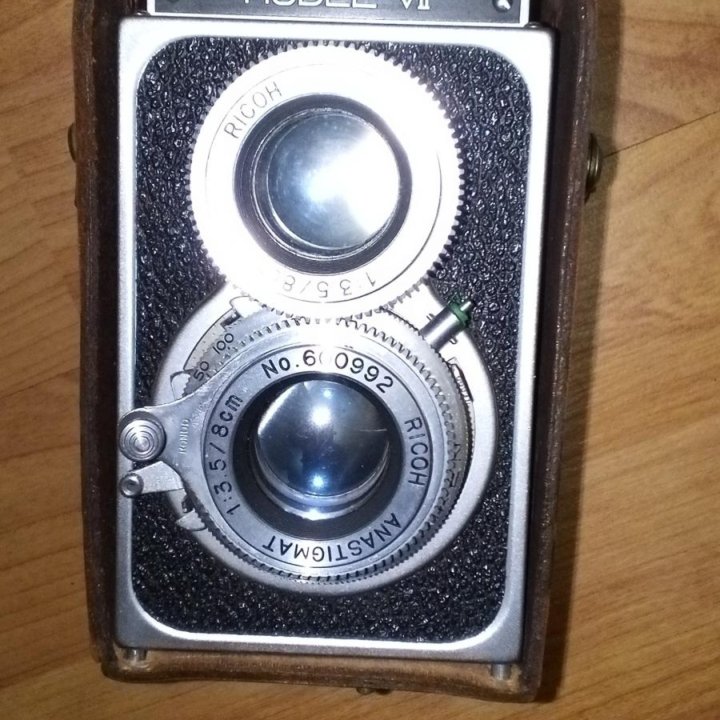 ДВУХГЛАЗЫЙ фотоаппарат Ricohflex Model VII