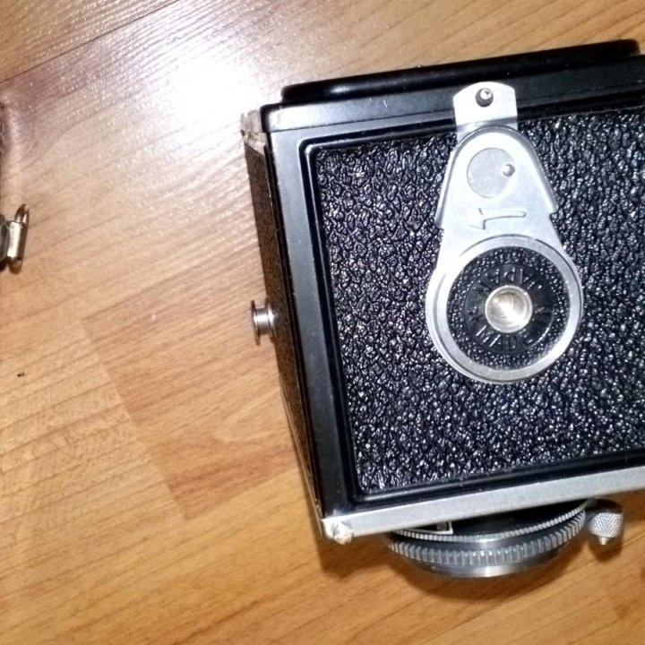 ДВУХГЛАЗЫЙ фотоаппарат Ricohflex Model VII