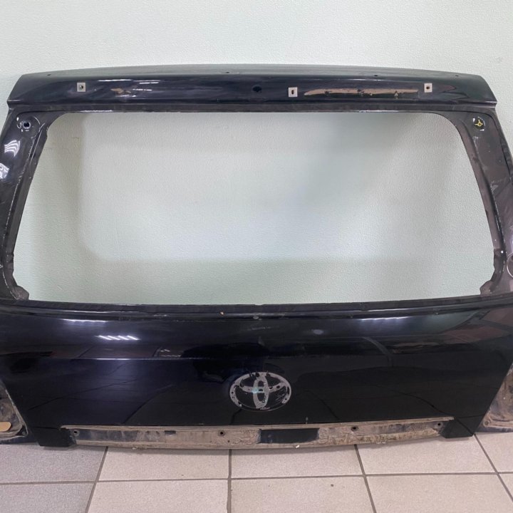 Дверь багажника Toyota Land Cruiser 200 (07-15 г.)