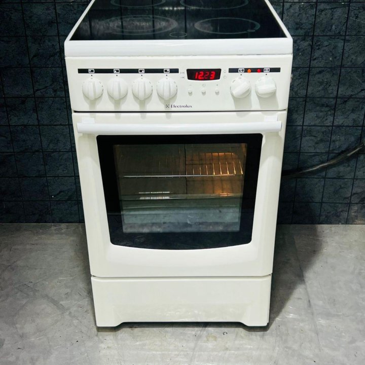 Плита электрическая Electrolux EKC 5004