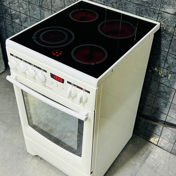 Плита электрическая Electrolux EKC 5004