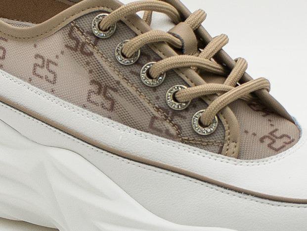 Кроссовки на платформе