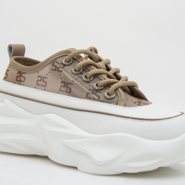 Кроссовки на платформе