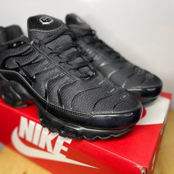 Кроссовки мужские Nike Air Max Plus TN