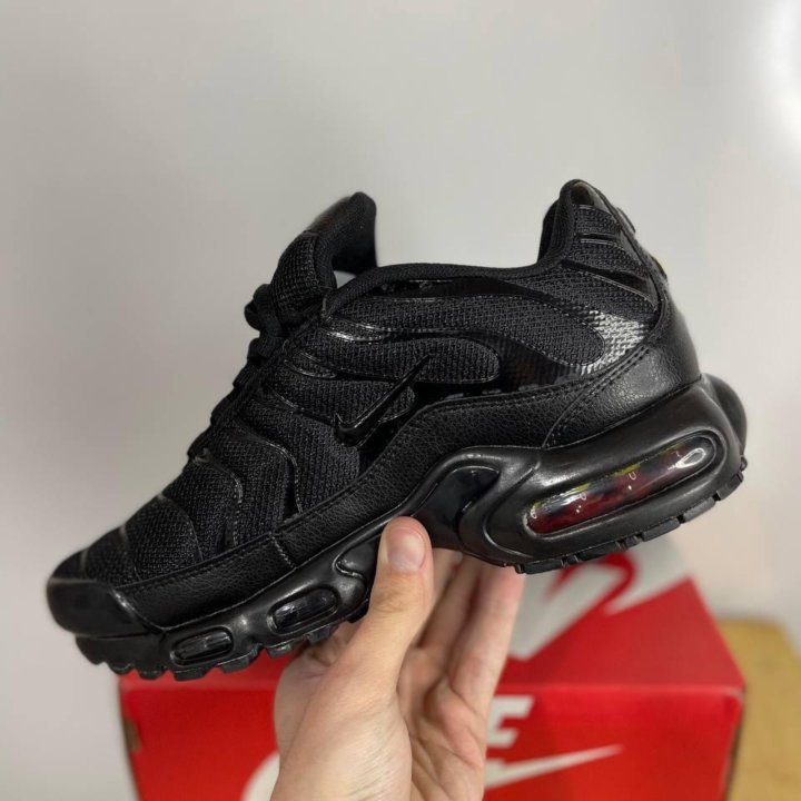 Кроссовки мужские Nike Air Max Plus TN