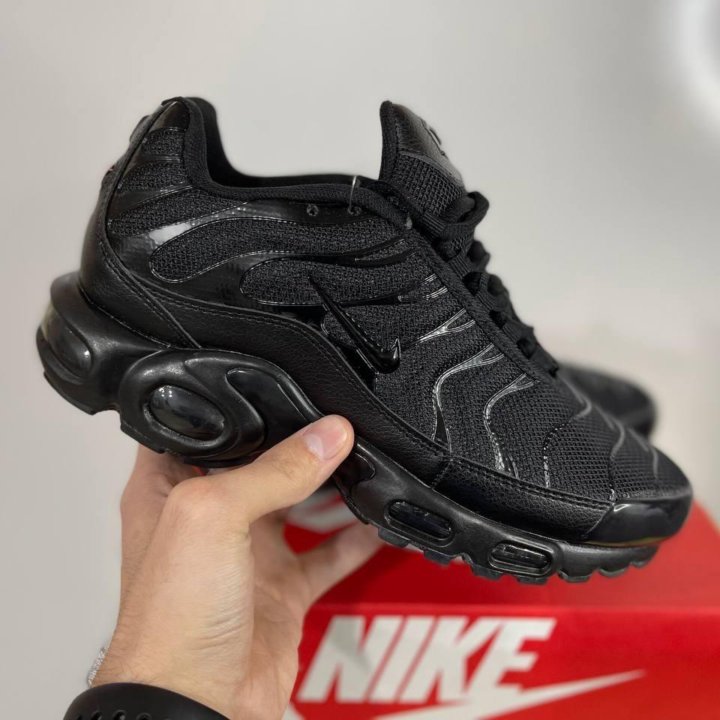 Кроссовки мужские Nike Air Max Plus TN