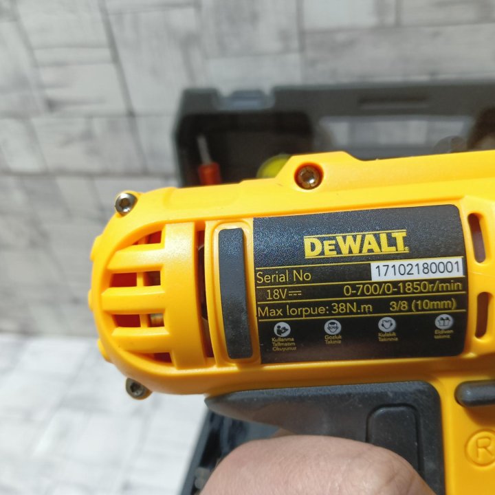 Шуруповерт dewalt 18v