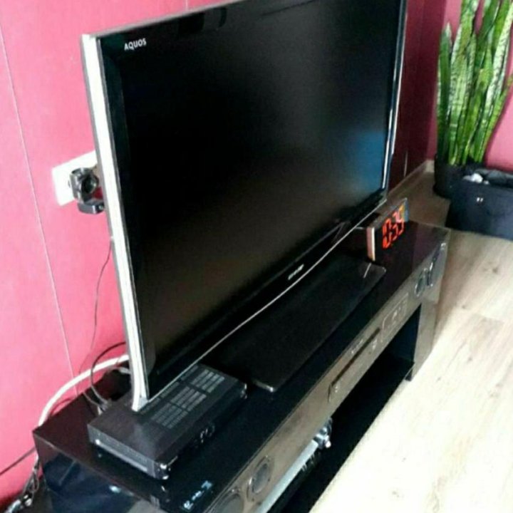 Телевизор SHARP LC-42XD1E