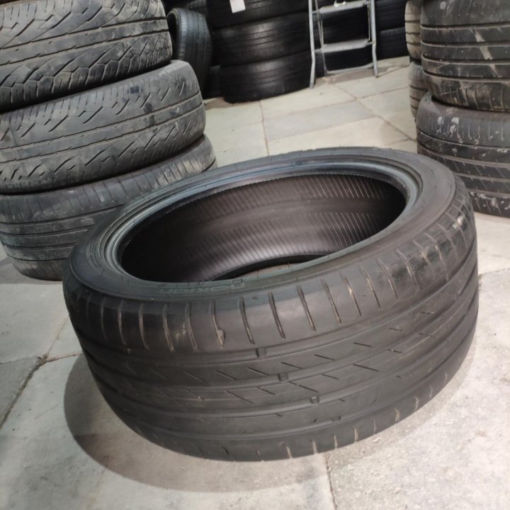 Nokian 245/40/18 лето 1шт