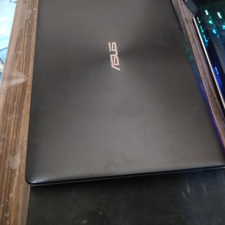 Ноутбук Asus x550c