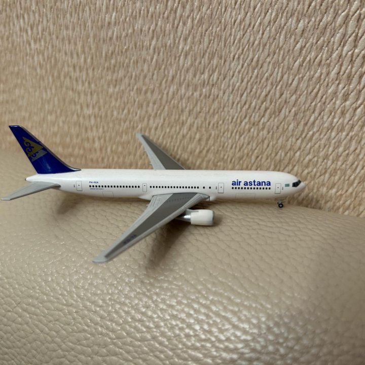 Модели самолетов Boeing Herpa 1:500