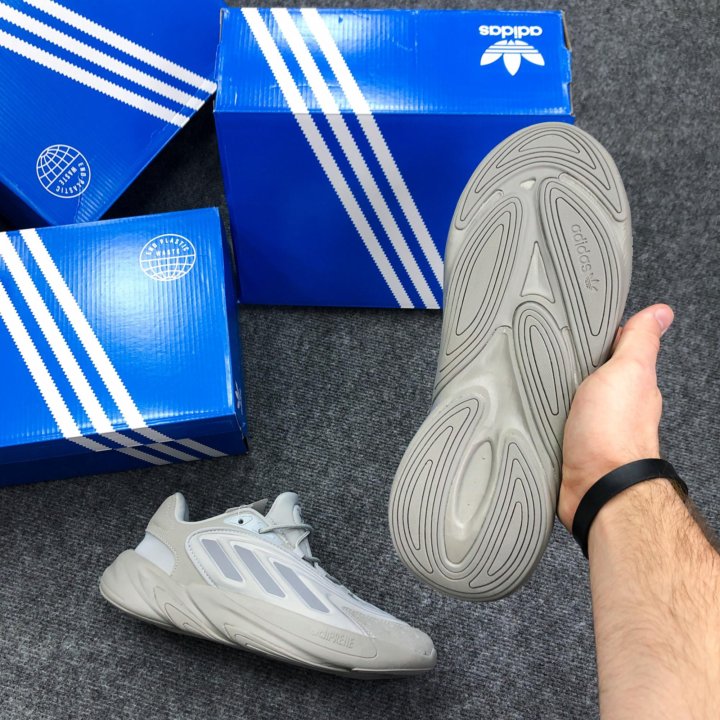 Кроссовки Adidas Ozelia