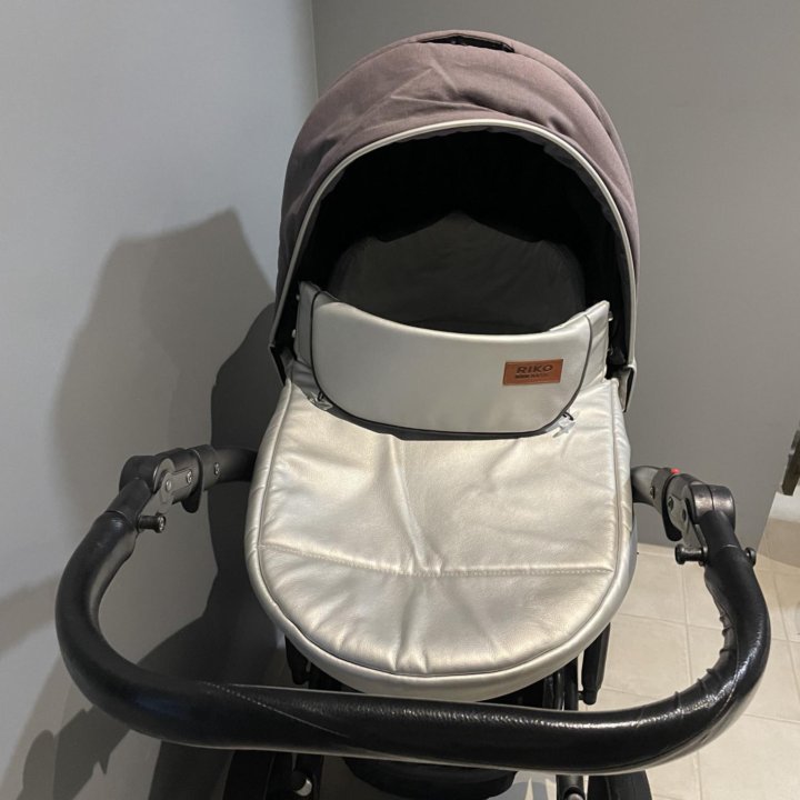 Коляска 3 в 1 RIKO Basic