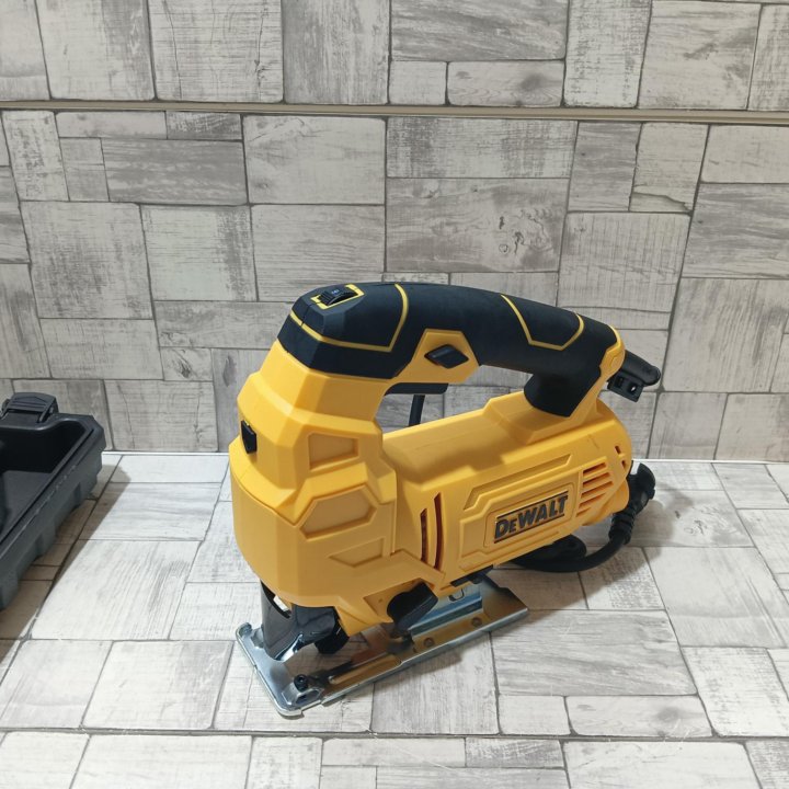 Лобзик dewalt 1180w с лазерным наведением