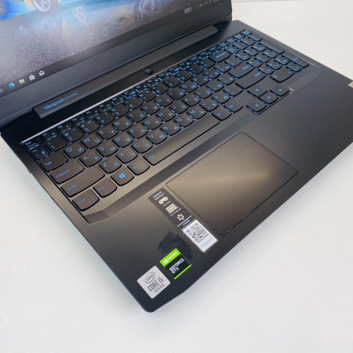 Lenovo GTX1650/i5-10300H/15,6 FullHD