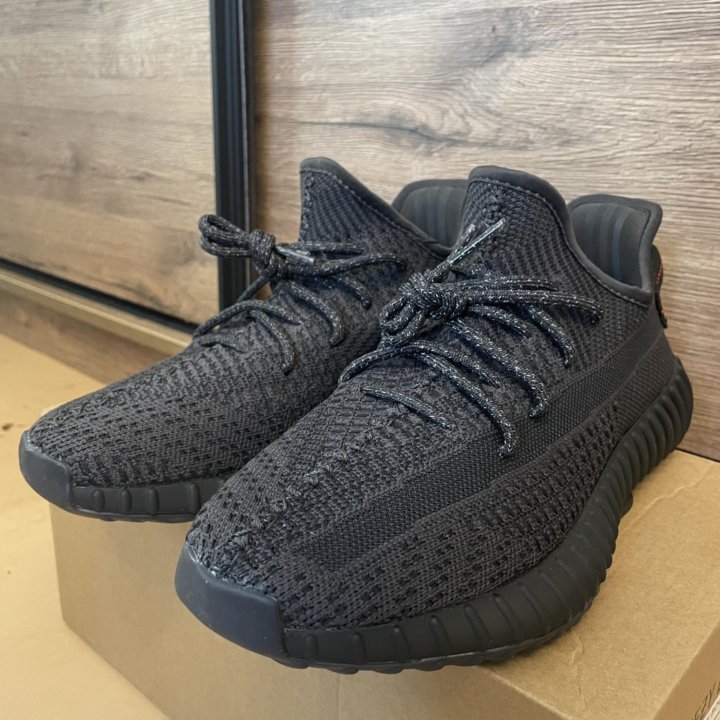 Кроссовки Adidas Yeezy Boost 350 v2