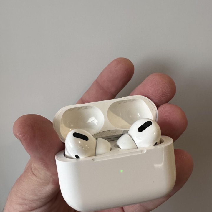 Продам Apple AirPods Pro A2190