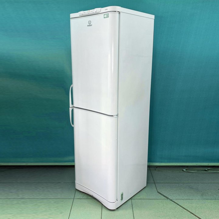 Холодильник Indesit 185 см.