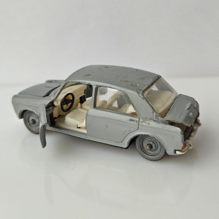 Innocenti Morris IM3 ремейк модель СССР 1:43