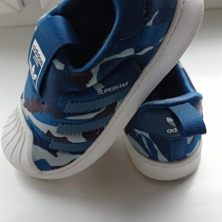 Adidas кросовки детские.