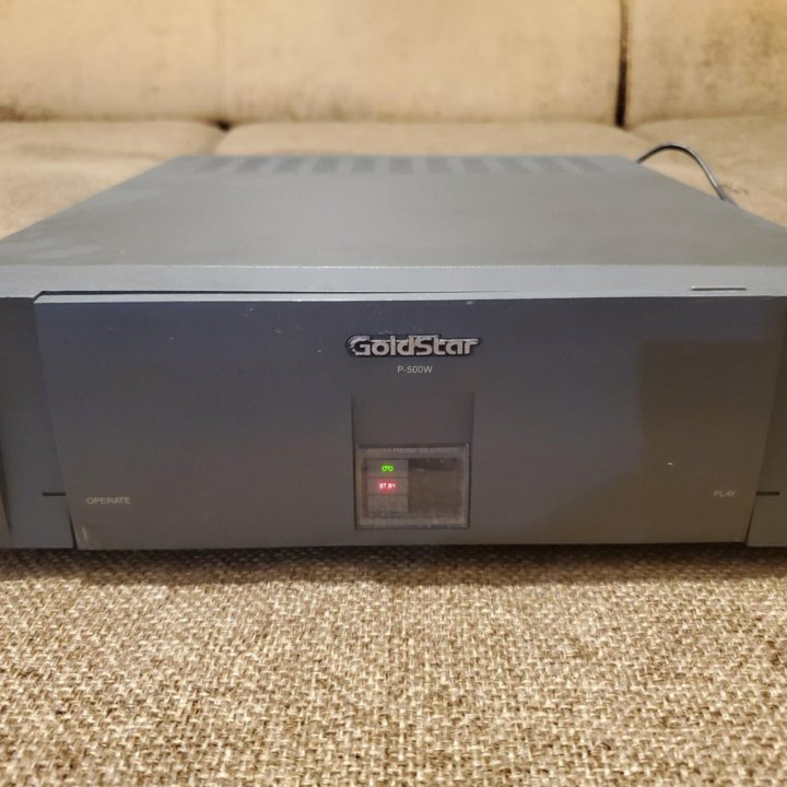 Видеомагнитофон GoldStar P-500W.