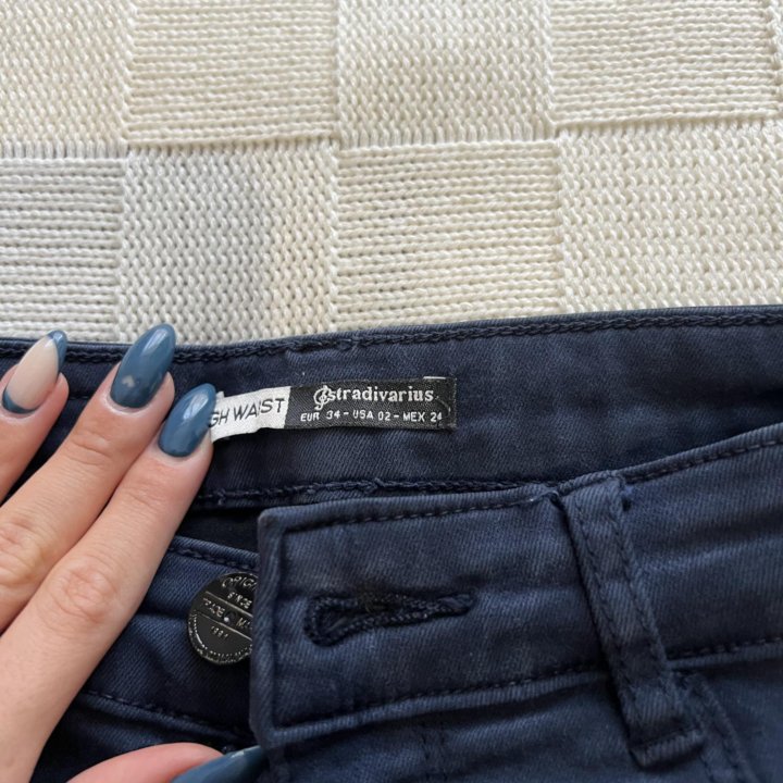 Джинсы Stradivarius